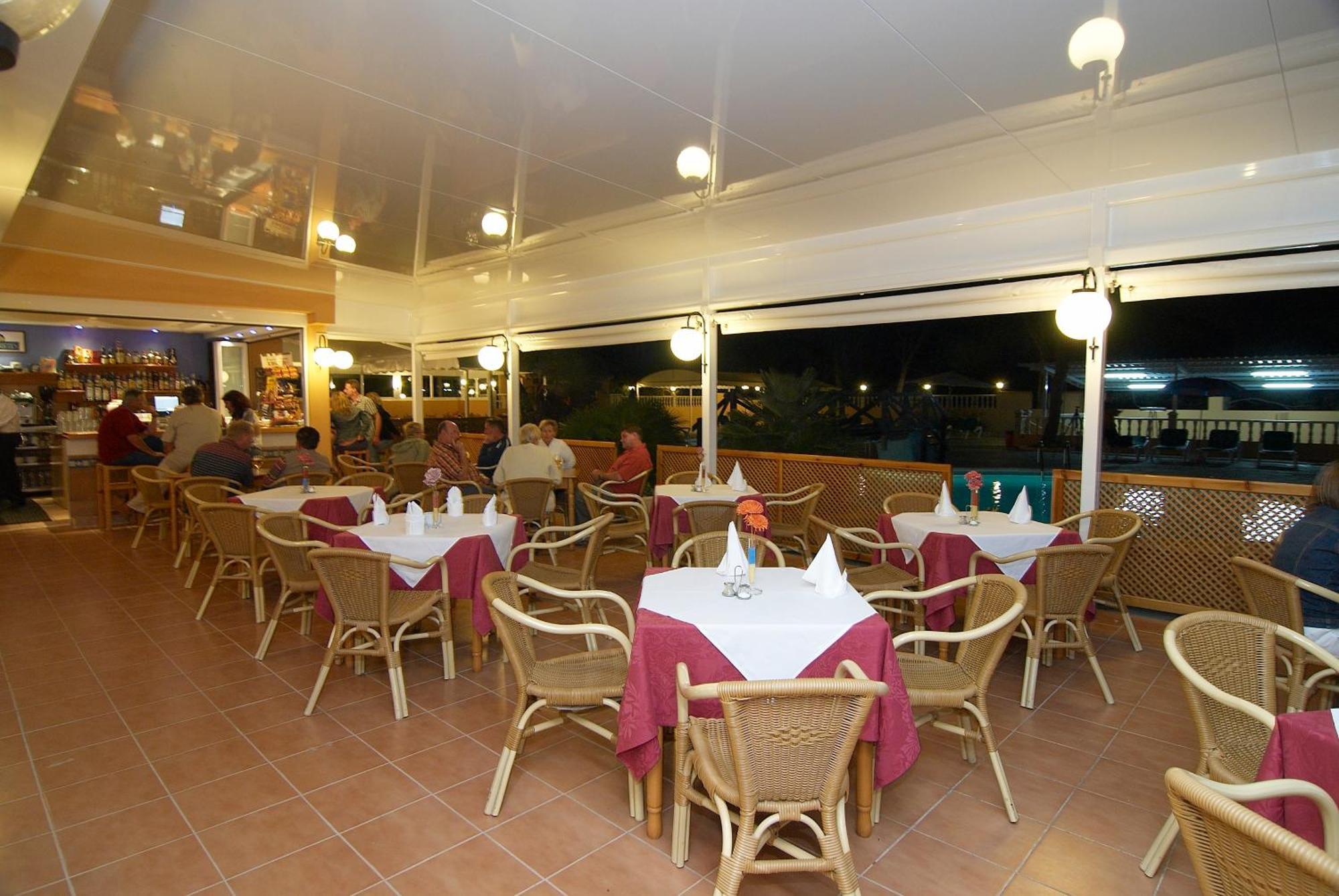 Ses Eufabietes Apartments&Restaurant Playa Migjorn Exterior foto